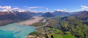 Glenorchy Lake House Luxury B&B Accommodation is in the centre of Glenorchy Town, 45 minutes from Queenstown
